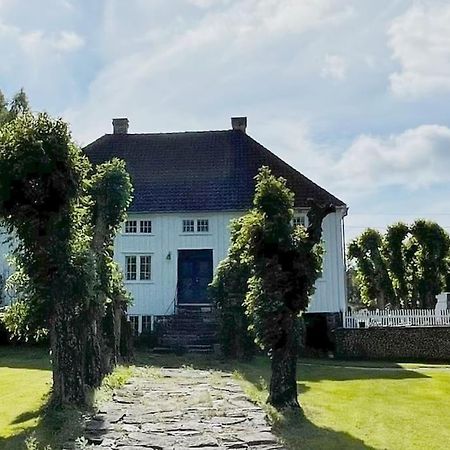 Bosvik Gard, Nyrenovert Leilighet I Hovedhus Fra 1756 Risør Extérieur photo