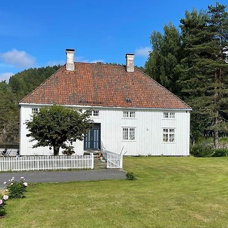 Bosvik Gard, Nyrenovert Leilighet I Hovedhus Fra 1756 Risør Extérieur photo