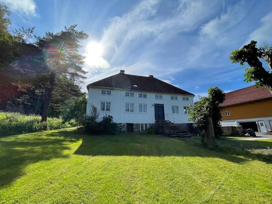 Bosvik Gard, Nyrenovert Leilighet I Hovedhus Fra 1756 Risør Extérieur photo