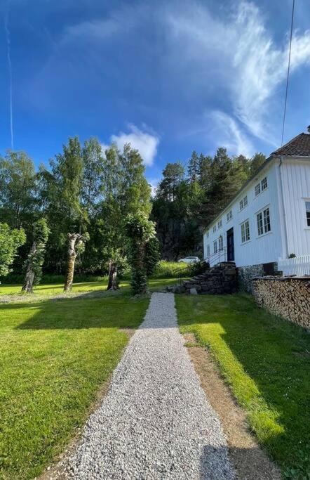 Bosvik Gard, Nyrenovert Leilighet I Hovedhus Fra 1756 Risør Extérieur photo