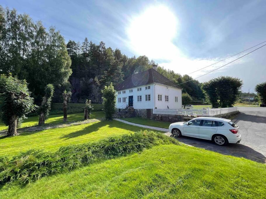 Bosvik Gard, Nyrenovert Leilighet I Hovedhus Fra 1756 Risør Extérieur photo