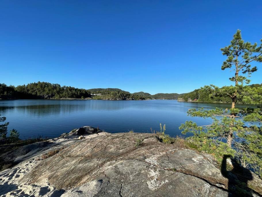 Bosvik Gard, Nyrenovert Leilighet I Hovedhus Fra 1756 Risør Extérieur photo