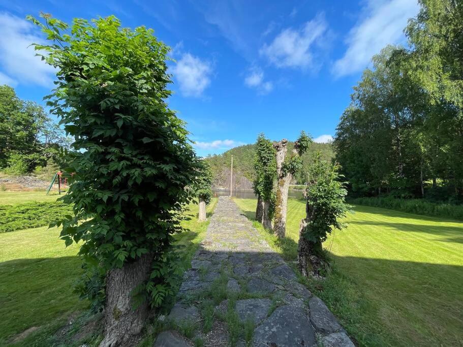 Bosvik Gard, Nyrenovert Leilighet I Hovedhus Fra 1756 Risør Extérieur photo